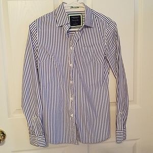 American Eagle Button Up Shirt